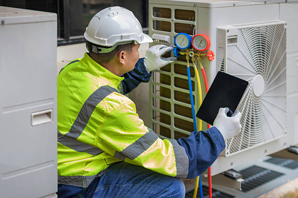 Professional Air Conditioning Repair technician working in Tripler Army Medical Center, HI